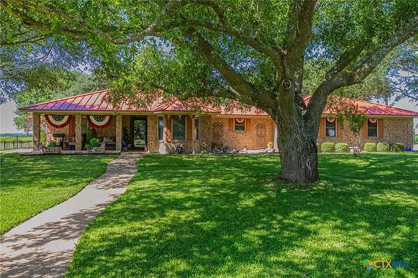 8.63 Acres of Land with Home for Sale in Temple, Texas