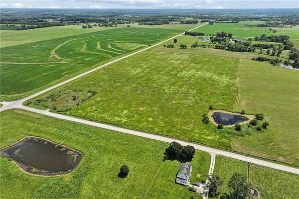 24 Acres of Agricultural & Residential Land for Sale in Louisburg, Kansas