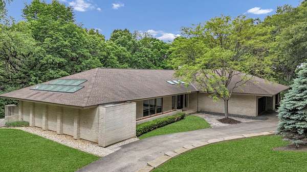 5.45 Acres of Land with Home for Sale in Barrington Hills, Illinois