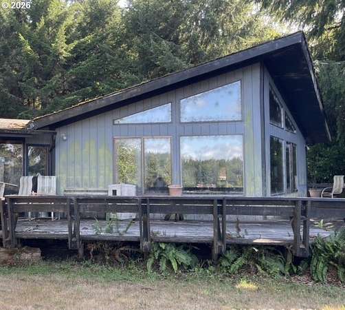 3.44 Acres of Land with Home for Sale in Lakeside, Oregon