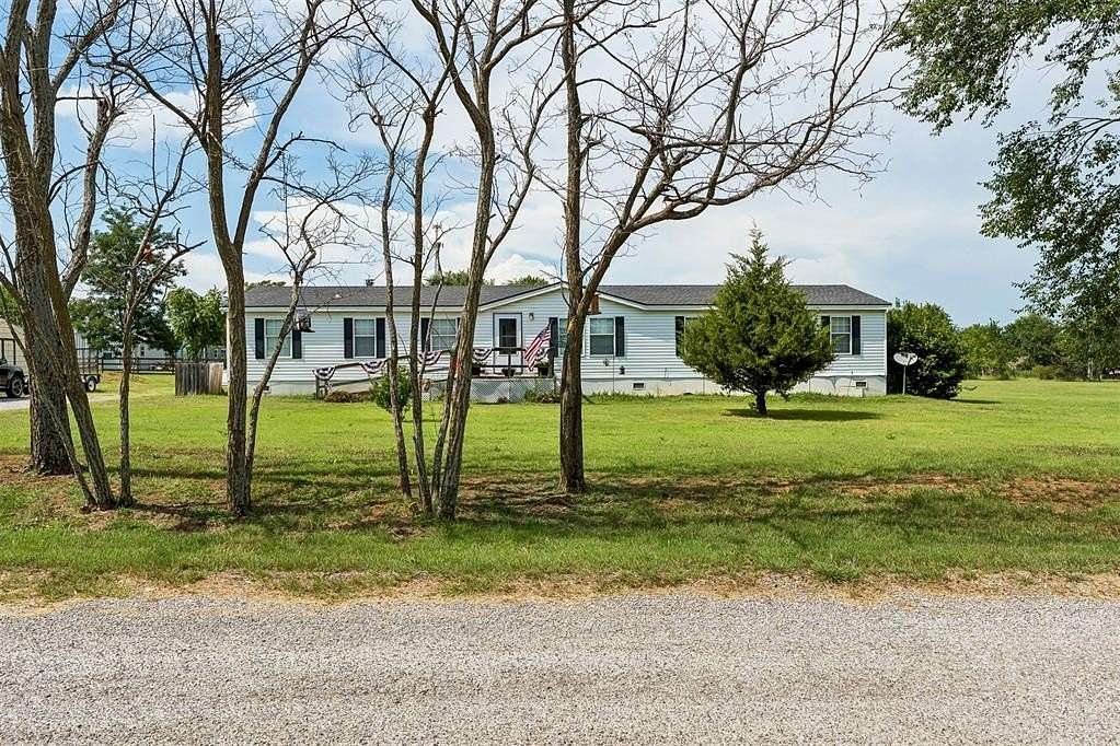 1.5 Acres of Land with Home for Sale in Tuttle, Oklahoma
