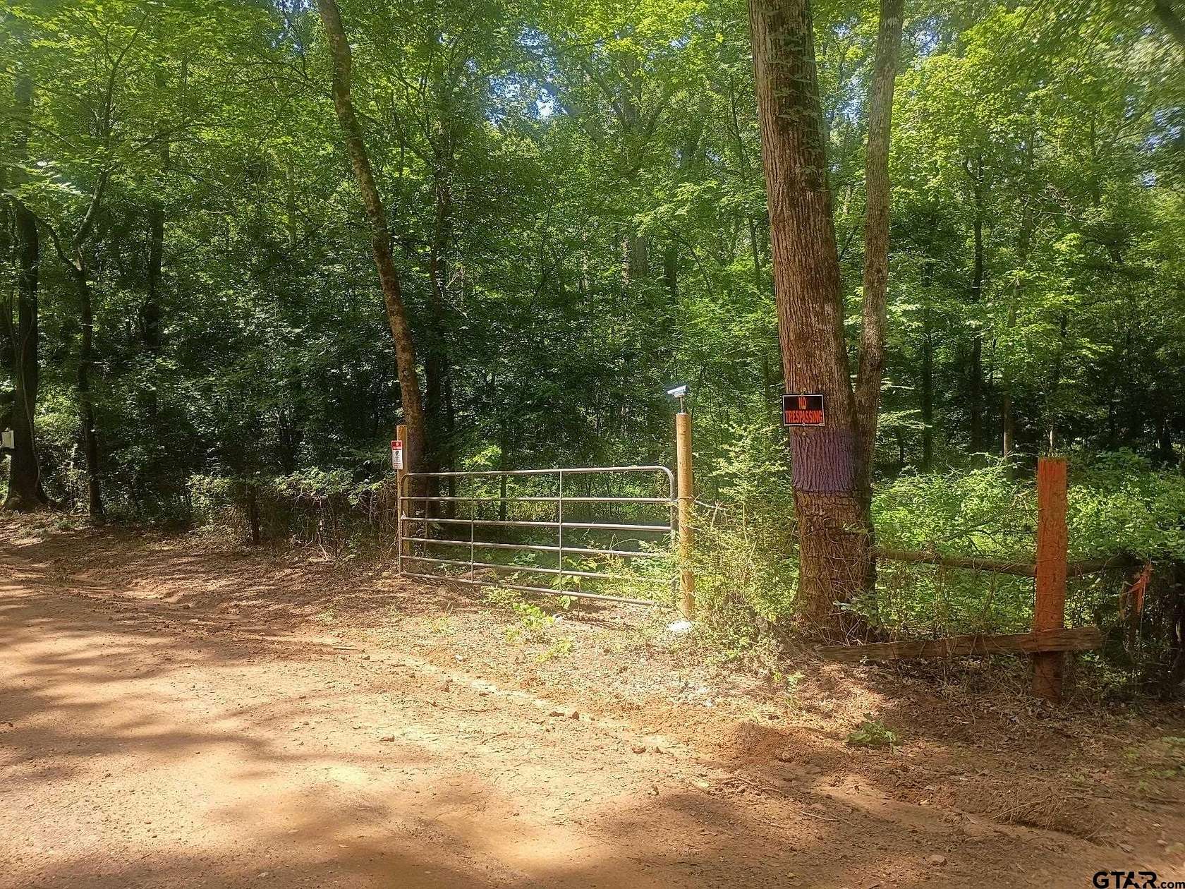 9 Acres of Land for Sale in Jacksonville, Texas