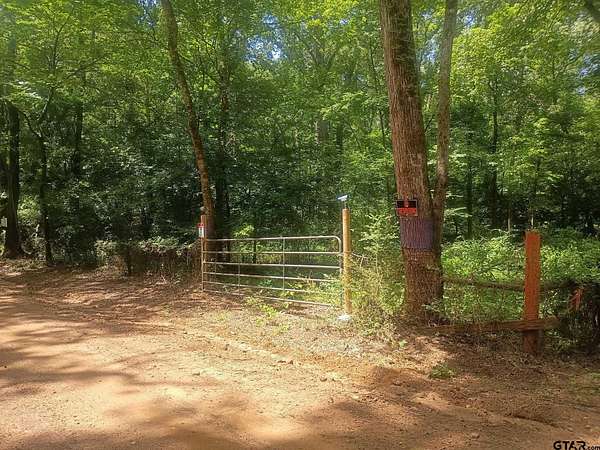 9 Acres of Land for Sale in Jacksonville, Texas
