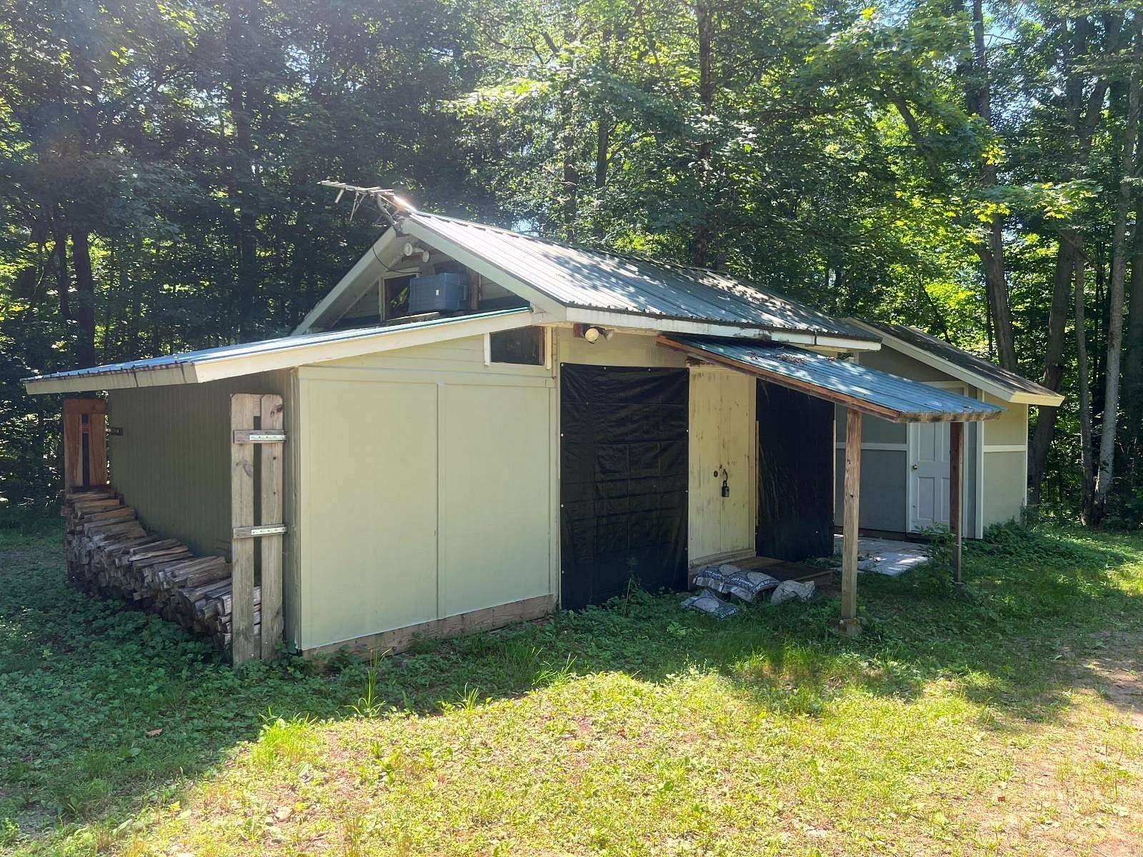 5 Acres of Land with Home for Sale in Annsville Town, New York