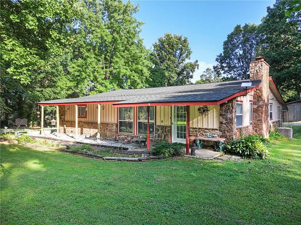 3.26 Acres of Land with Home for Sale in Sand Gap, Arkansas