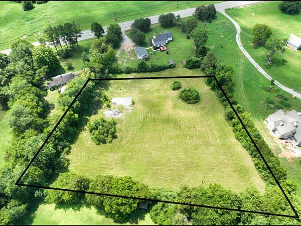 2.6 Acres of Residential Land for Sale in Lascassas, Tennessee