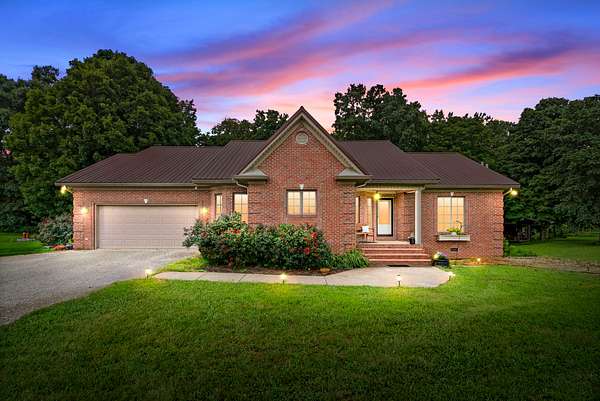 34.8 Acres of Land with Home for Sale in Hopkinsville, Kentucky