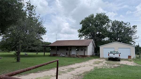 1.5 Acres of Land with Home for Sale in Mabank, Texas