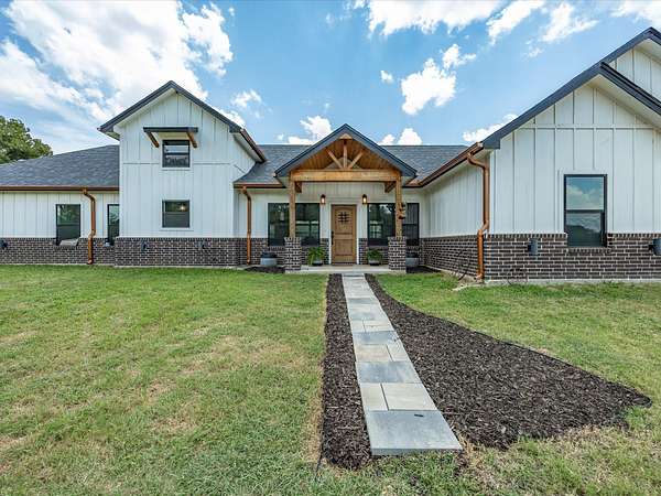 4 Acres of Land with Home for Sale in Bowie, Texas