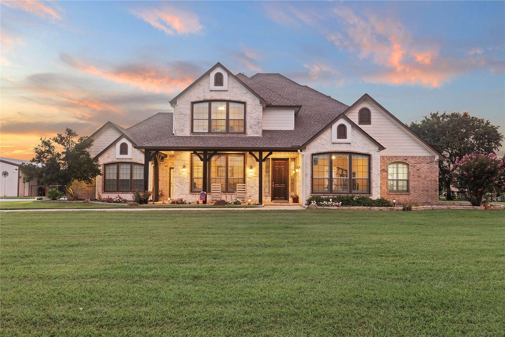 2.52 Acres of Land with Home for Sale in Van Alstyne, Texas