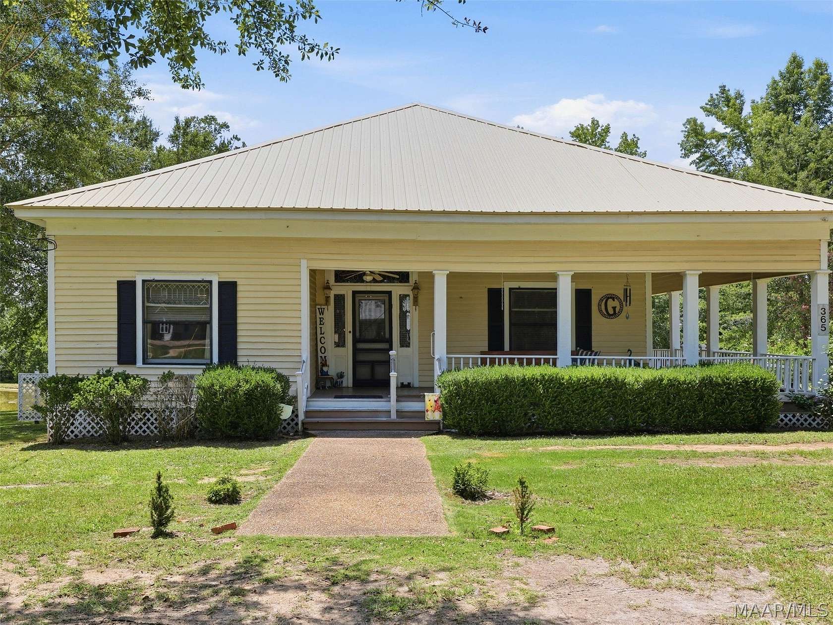 1.58 Acres of Land with Home for Sale in Eclectic, Alabama