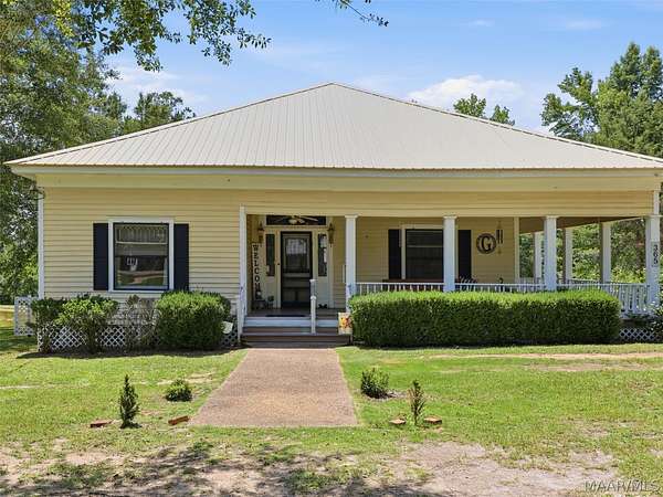 1.58 Acres of Land with Home for Sale in Eclectic, Alabama