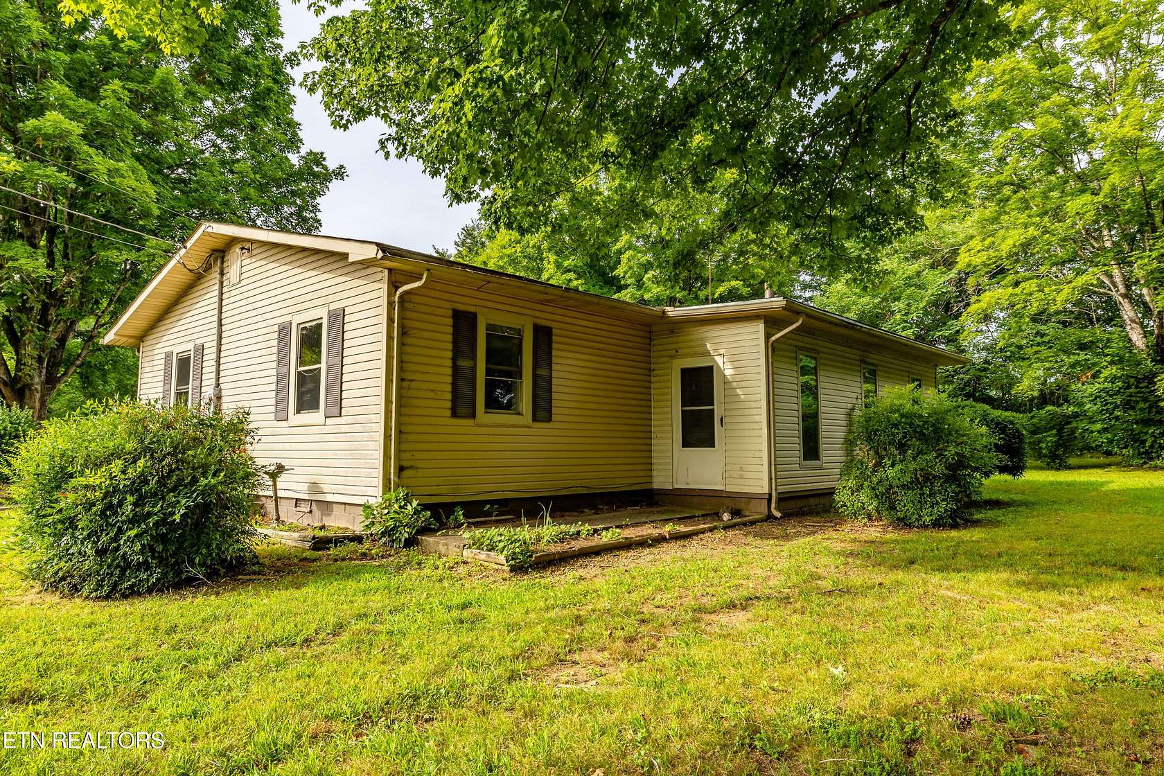 5 Acres of Land with Home for Sale in Louisville, Tennessee