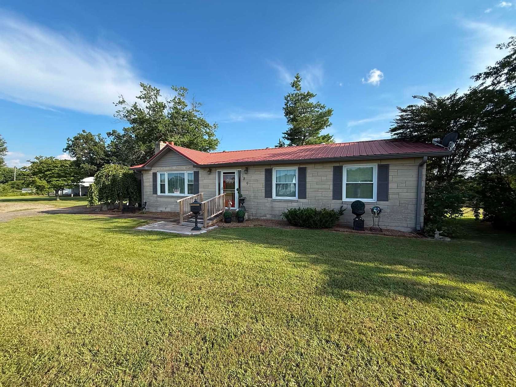 2 Acres of Land with Home for Auction in Red Boiling Springs, Tennessee