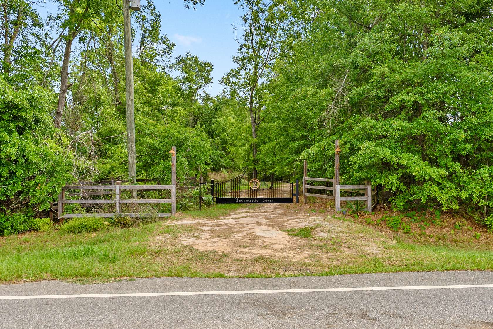 34 Acres of Land for Sale in Enigma, Georgia