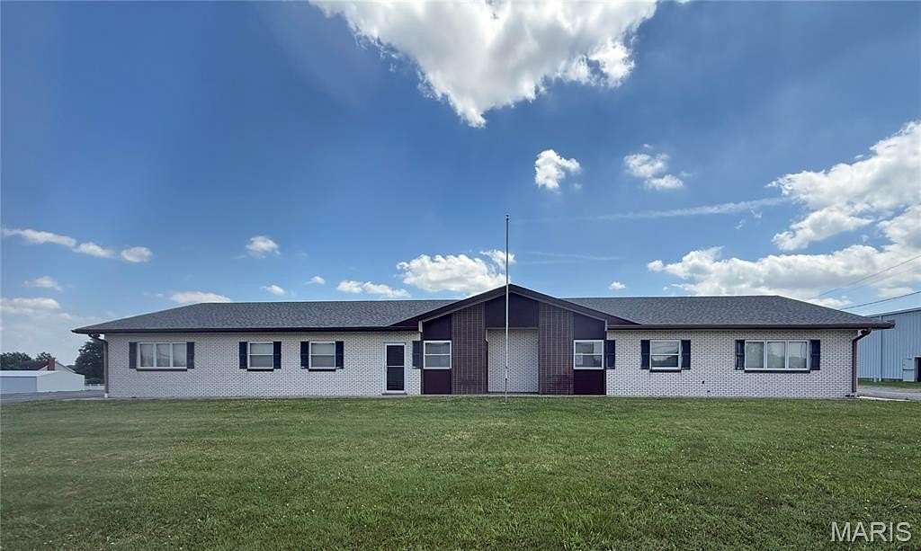 2 Acres of Commercial Land for Lease in Nashville, Illinois