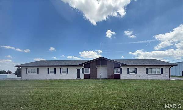 2 Acres of Commercial Land for Lease in Nashville, Illinois