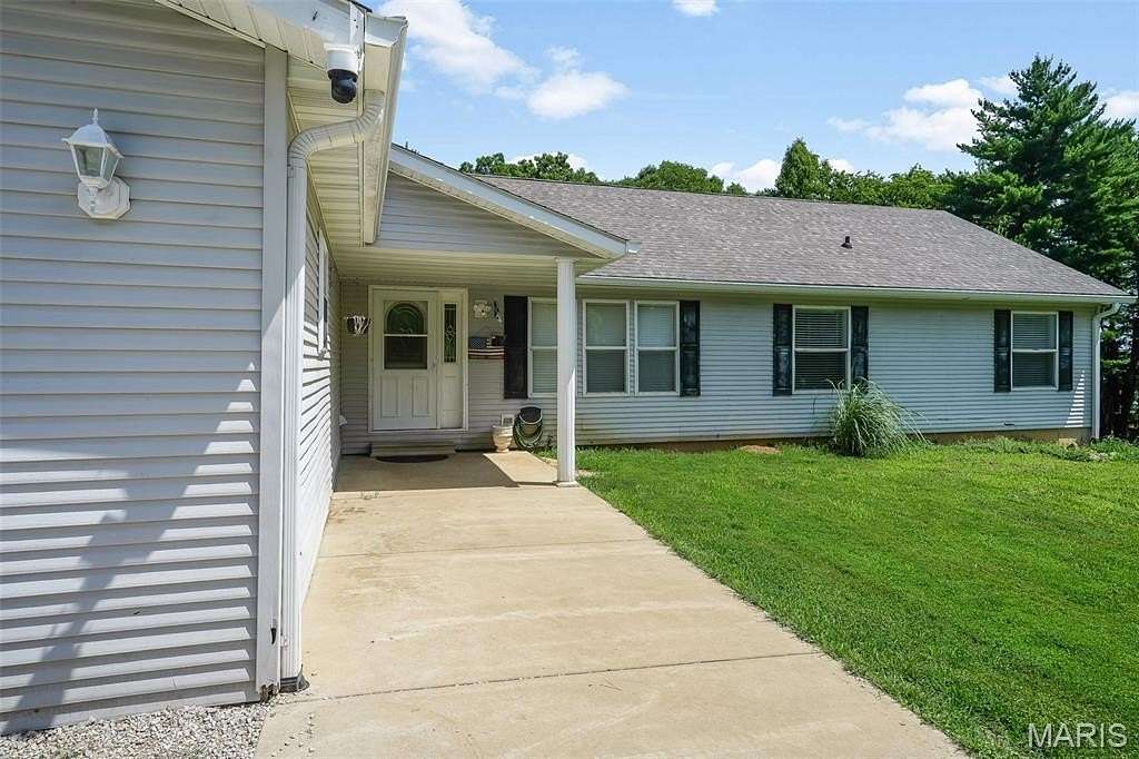 7 Acres of Land with Home for Sale in Grafton, Illinois