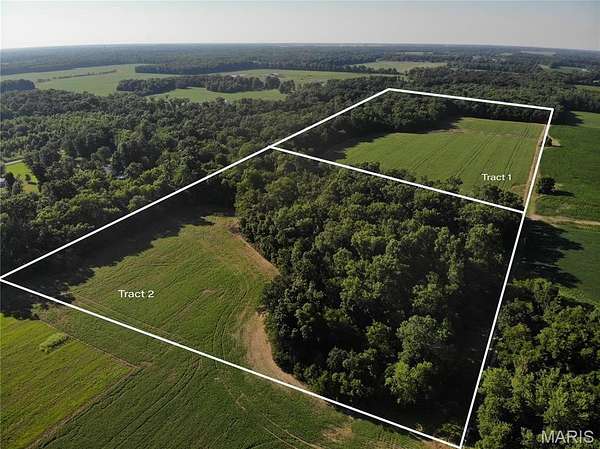 10 Acres of Land for Auction in Salem, Illinois