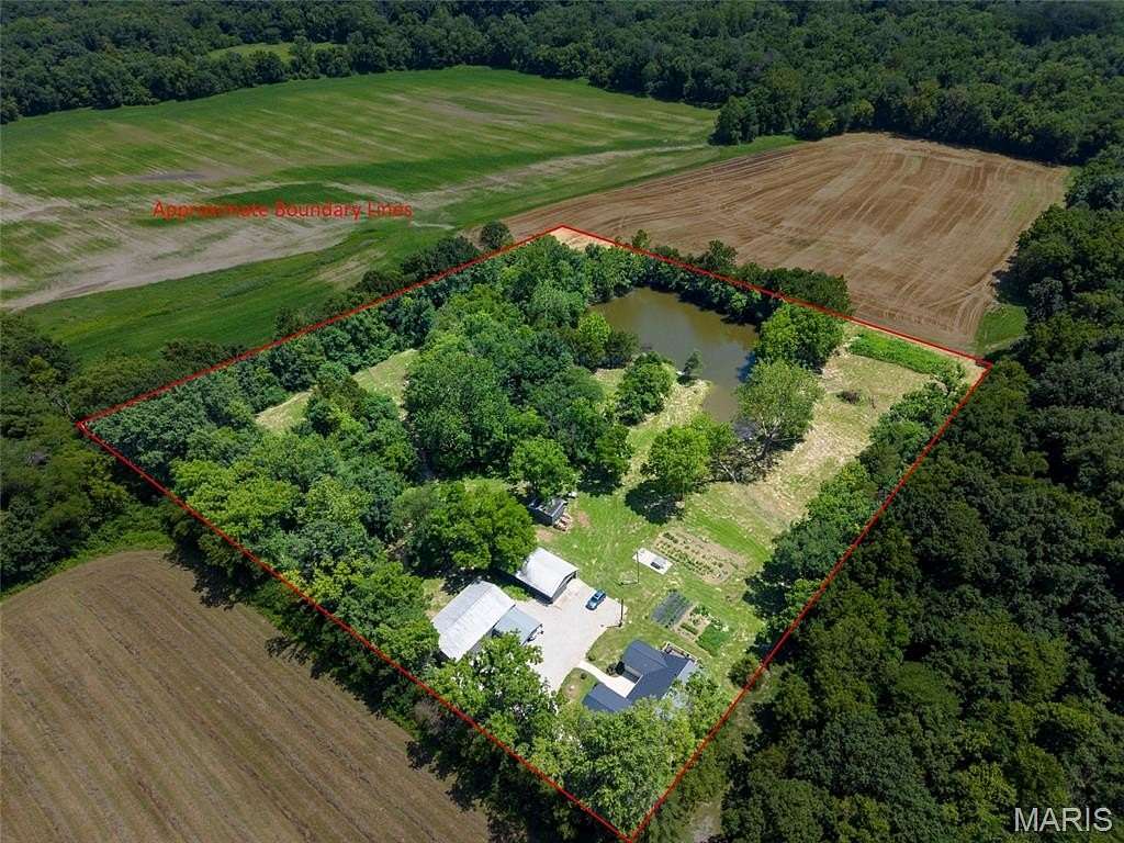 6.6 Acres of Land with Home for Sale in Alhambra, Illinois