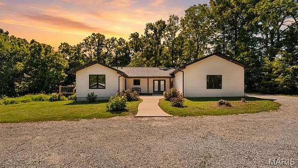 6.6 Acres of Land with Home for Sale in Alhambra, Illinois