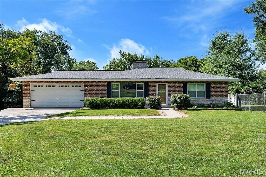 1.6 Acres of Land with Home for Sale in St. Louis, Missouri