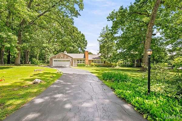 3.13 Acres of Land with Home for Sale in St. Louis, Missouri