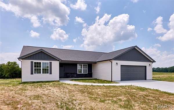 3.9 Acres of Improved Residential Land for Sale in Bowling Green, Missouri