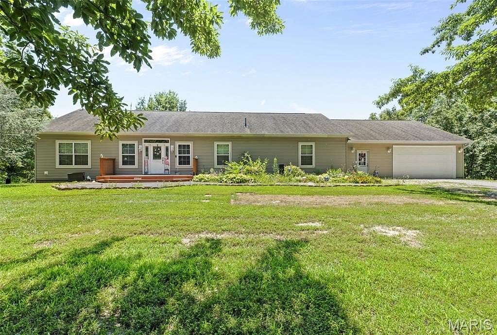 2 Acres of Land with Home for Sale in Edwardsville, Illinois