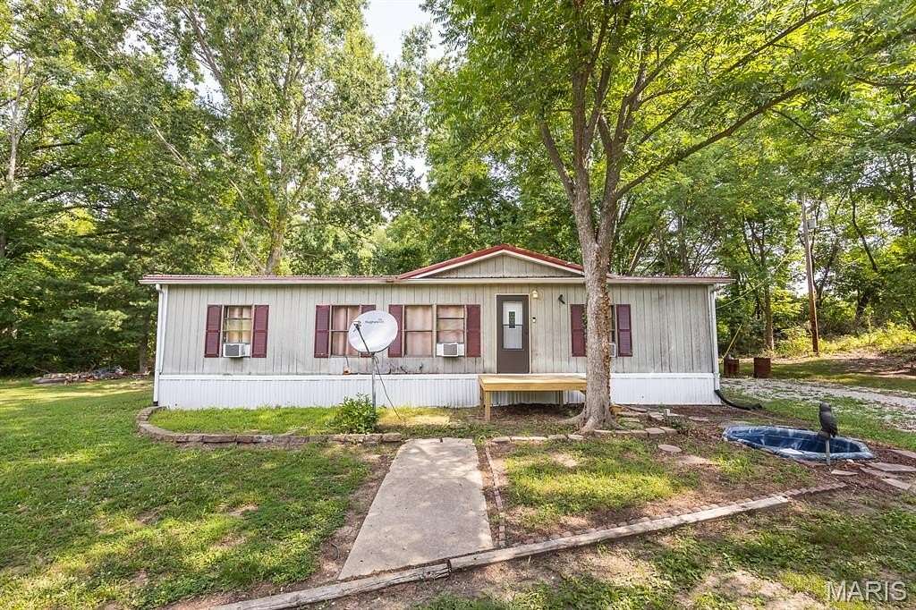10.2 Acres of Land with Home for Sale in Lenzburg, Illinois