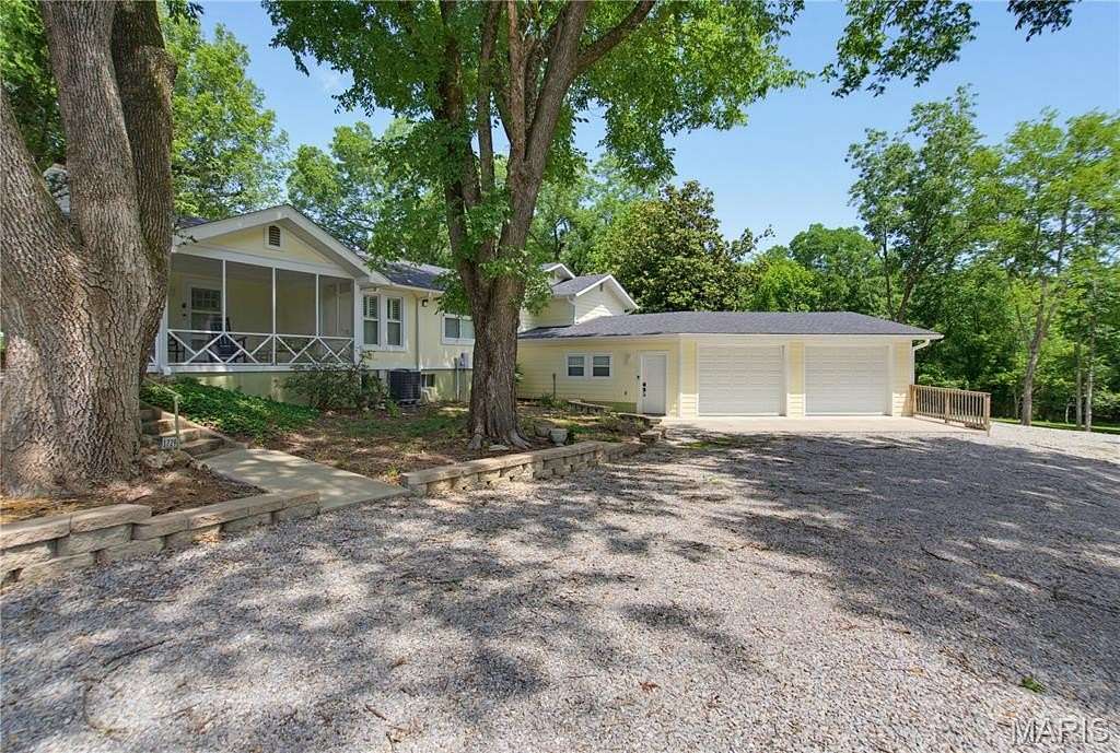 5 Acres of Land with Home for Sale in Poplar Bluff, Missouri