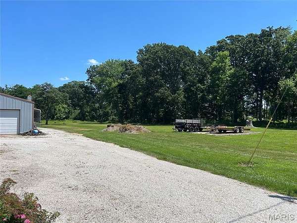 1.26 Acres of Residential Land for Sale in St. Elmo, Illinois