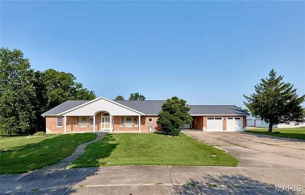 4.46 Acres of Improved Mixed-Use Land for Sale in Warrenton, Missouri