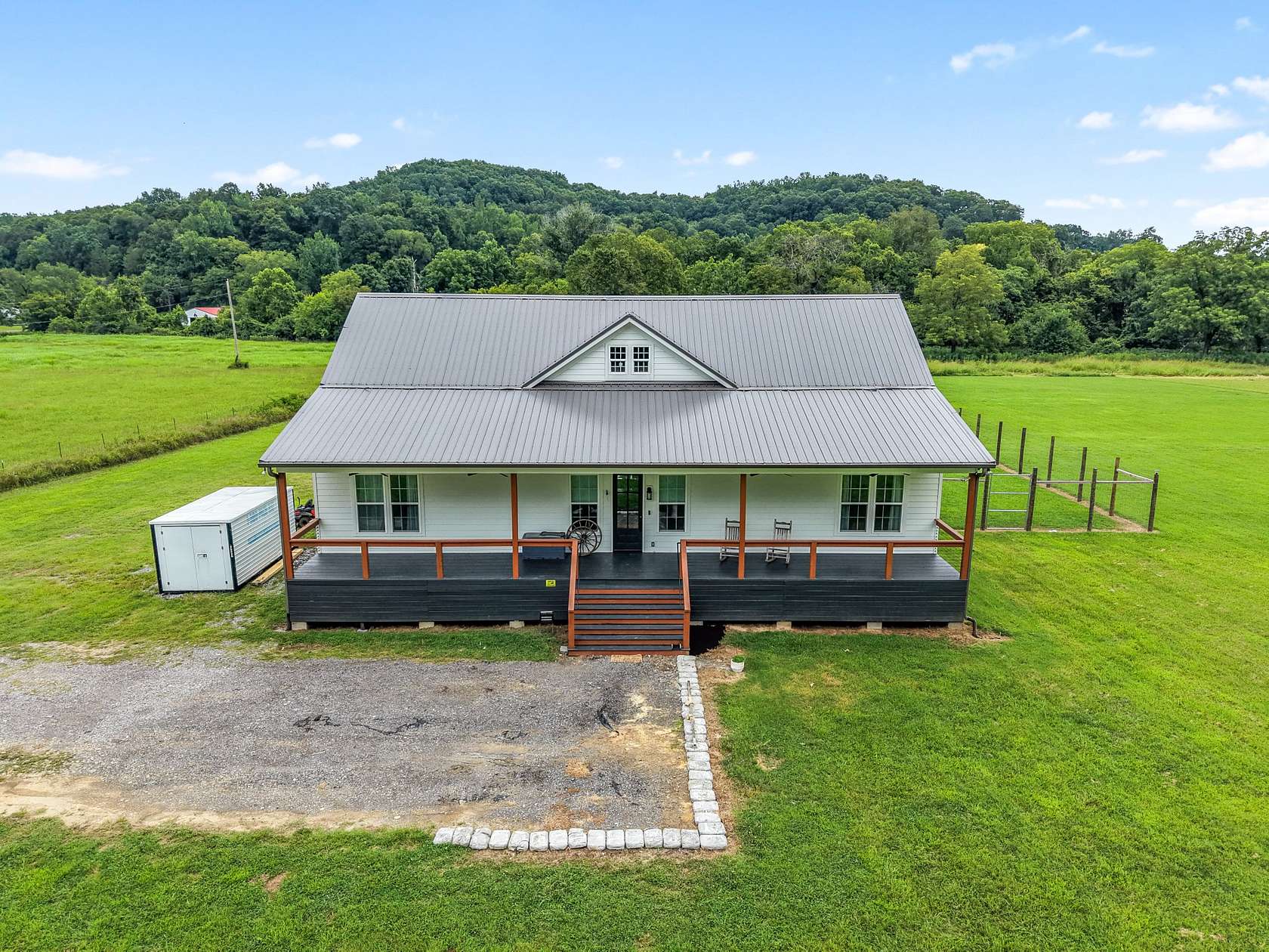 3.16 Acres of Land with Home for Sale in Hendersonville, Tennessee