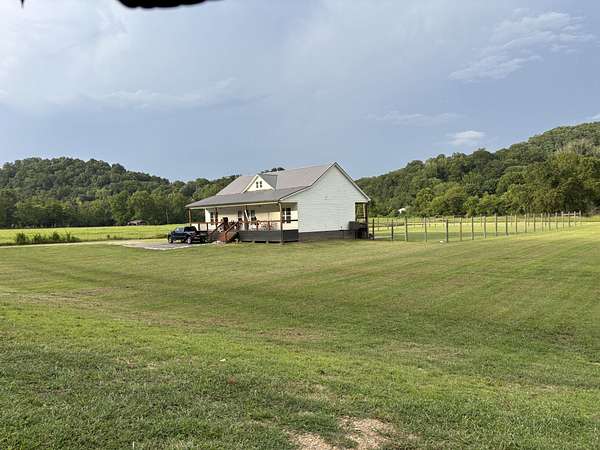 3.16 Acres of Land with Home for Sale in Hendersonville, Tennessee