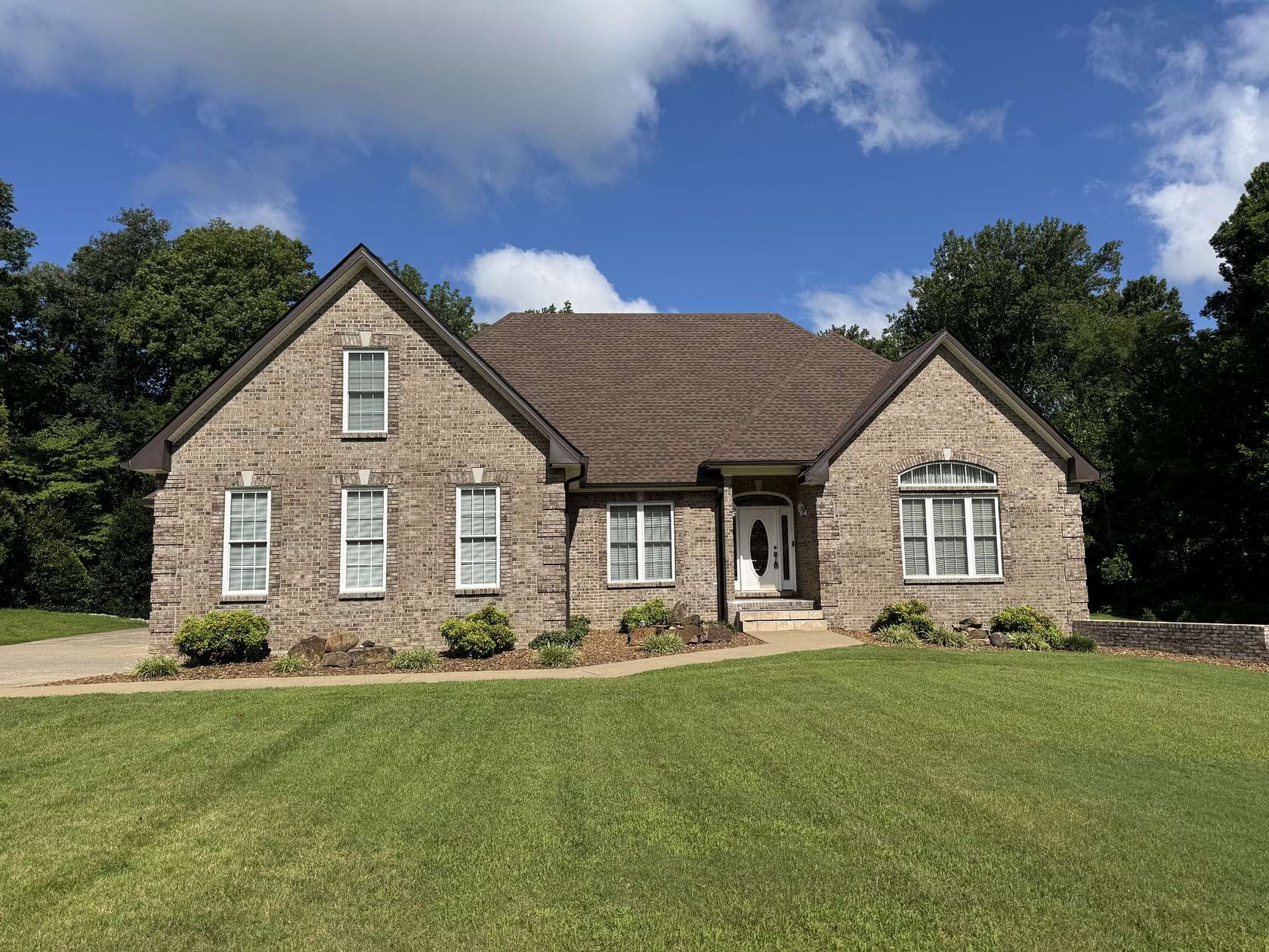 1.58 Acres of Land with Home for Sale in Clarksville, Tennessee