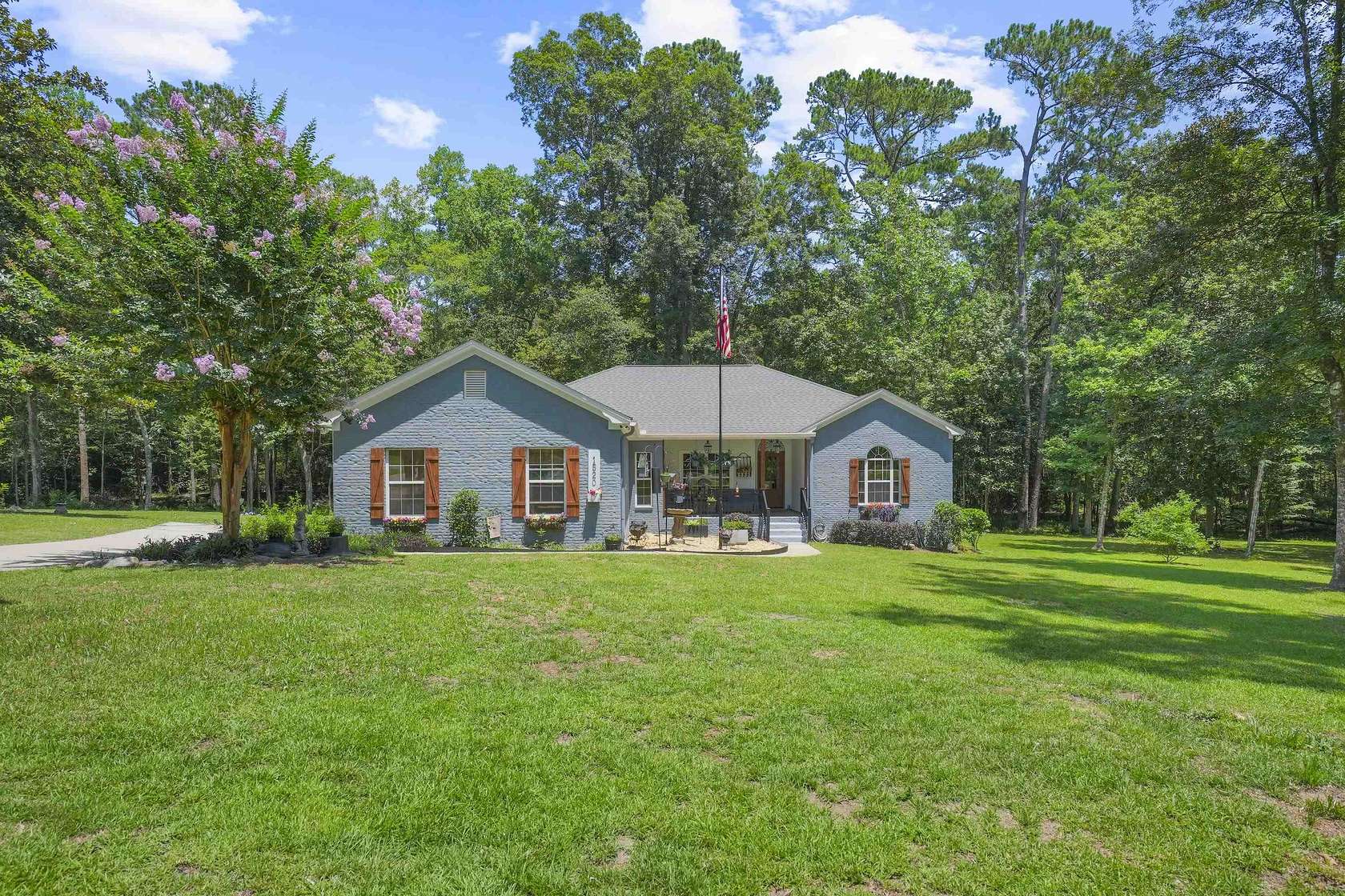 3.34 Acres of Land with Home for Sale in Havana, Florida