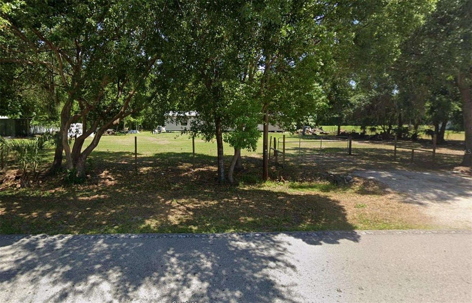 0.98 Acres of Residential Land for Sale in Plant City, Florida