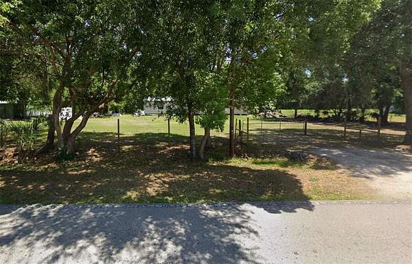 0.98 Acres of Residential Land for Sale in Plant City, Florida