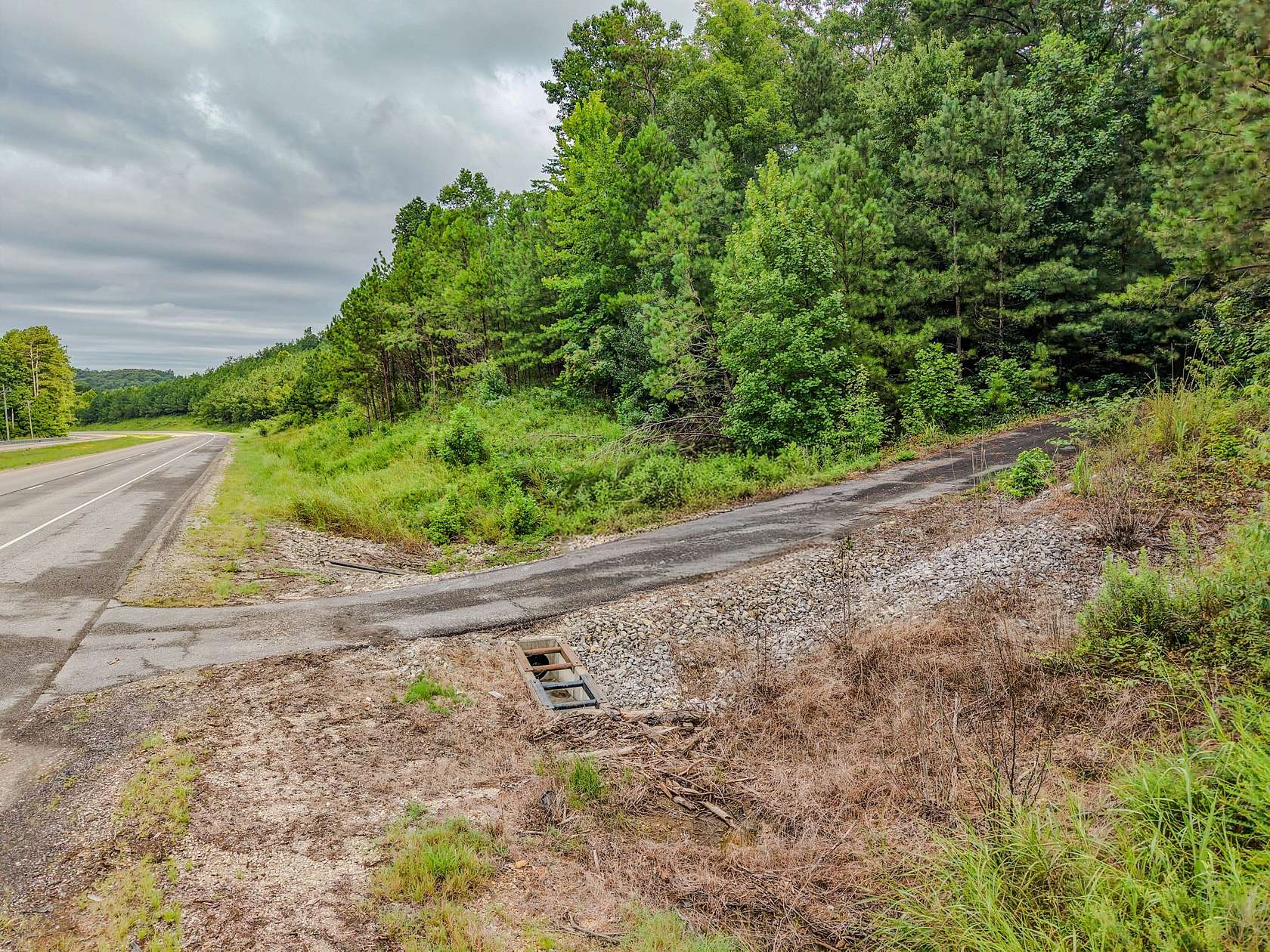 10.7 Acres of Land for Sale in Waynesboro, Tennessee