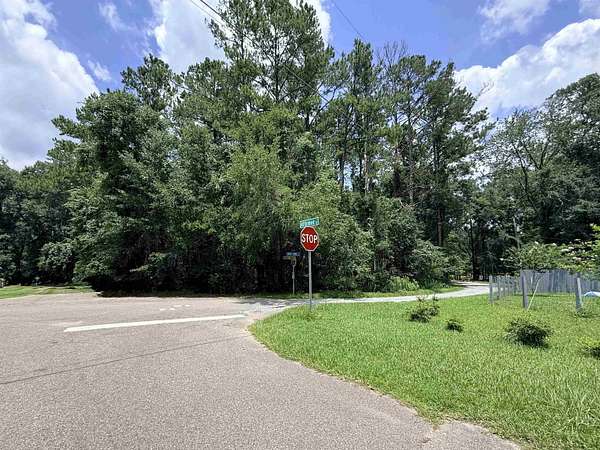 7 Acres of Residential Land for Sale in Tallahassee, Florida