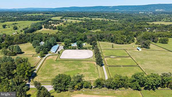 Land with Home for Lease in Round Hill, Virginia