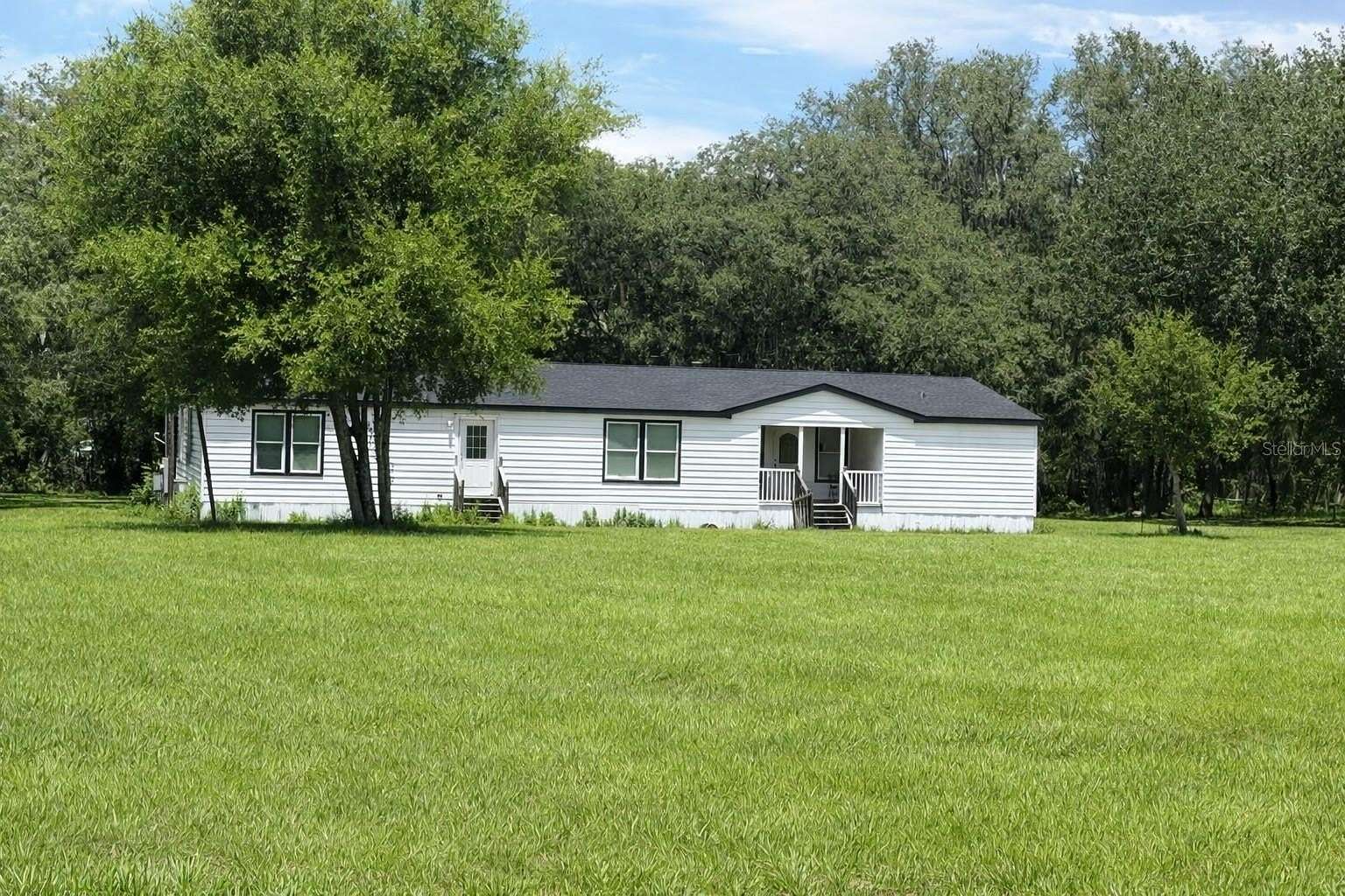 2.74 Acres of Land with Home for Lease in Wesley Chapel, Florida