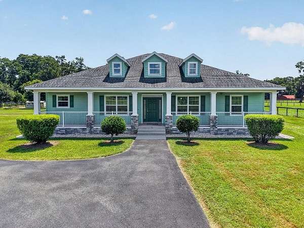 13.6 Acres of Land with Home for Sale in Anthony, Florida