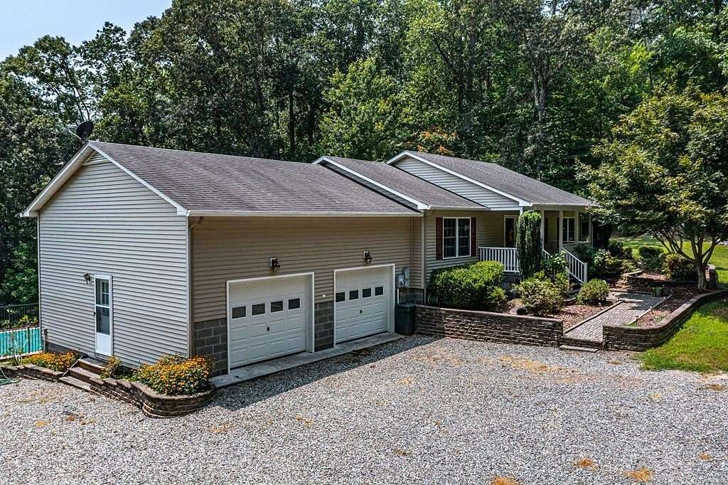 16.3 Acres of Land with Home for Sale in Heathsville, Virginia