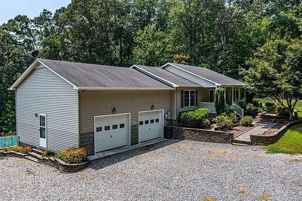 16.3 Acres of Land with Home for Sale in Heathsville, Virginia