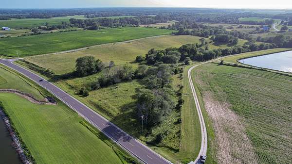 5.87 Acres of Recreational Land for Sale in Mount Sterling, Illinois