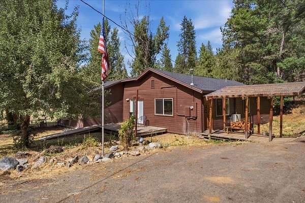 4 Acres of Land with Home for Sale in Fort Jones, California