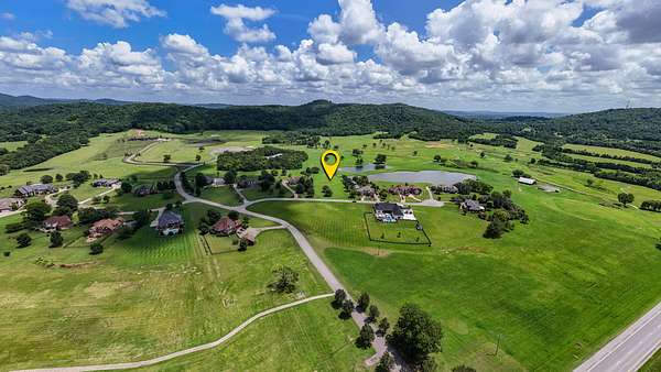 0.94 Acres of Residential Land for Sale in Shelbyville, Tennessee