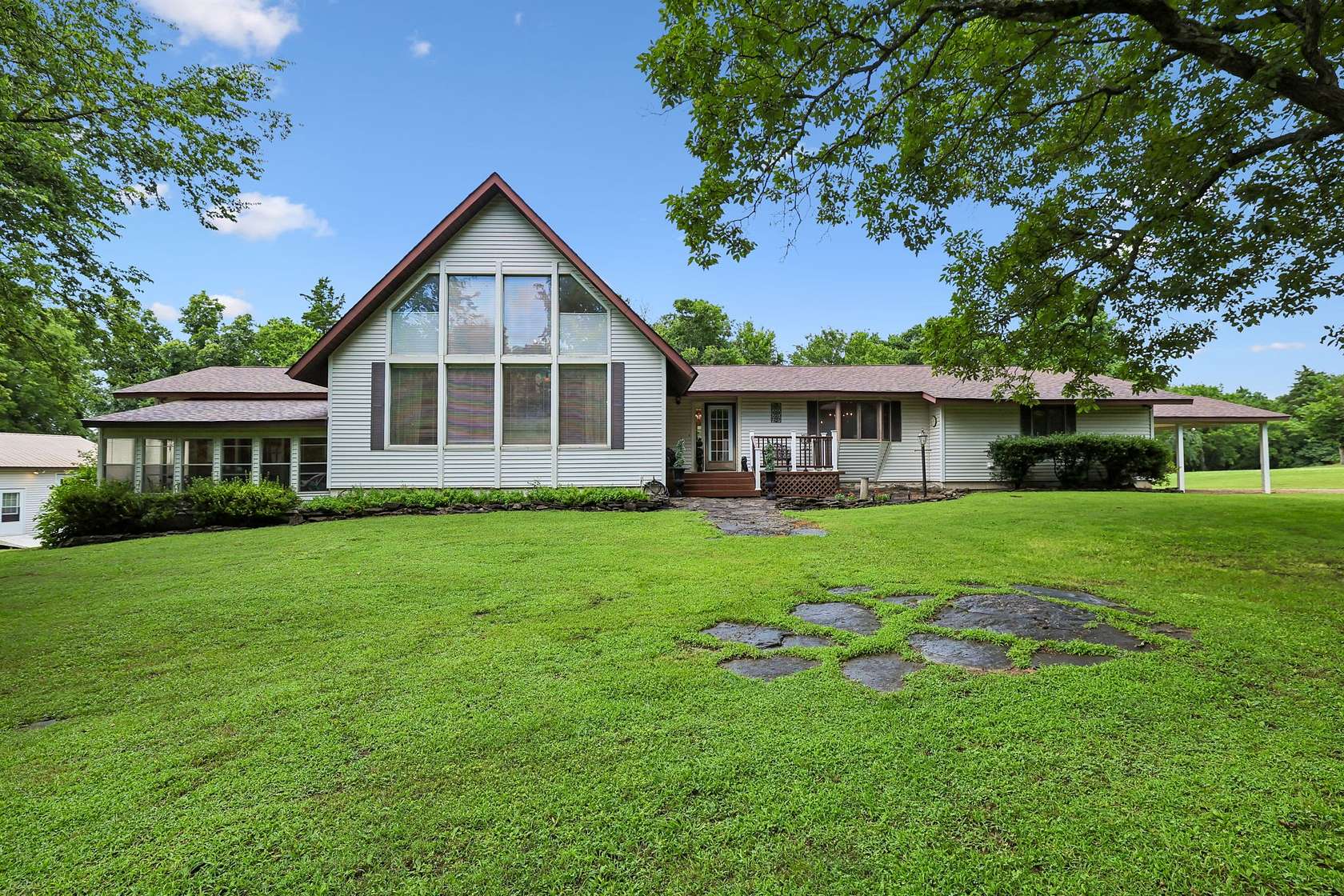 15.4 Acres of Land with Home for Sale in Bell Buckle, Tennessee